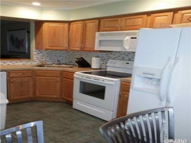 2410 Farmers Ave - Photo 2 of 5