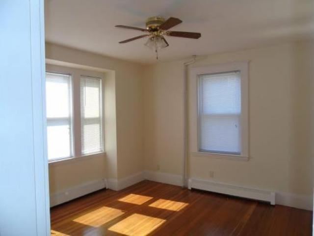 49 Holmes Rd - Photo 3 of 4