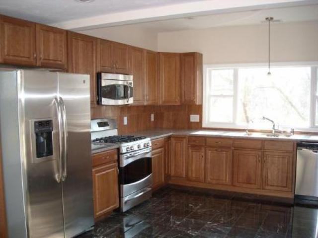 194 Auburn St - Photo 2 of 6