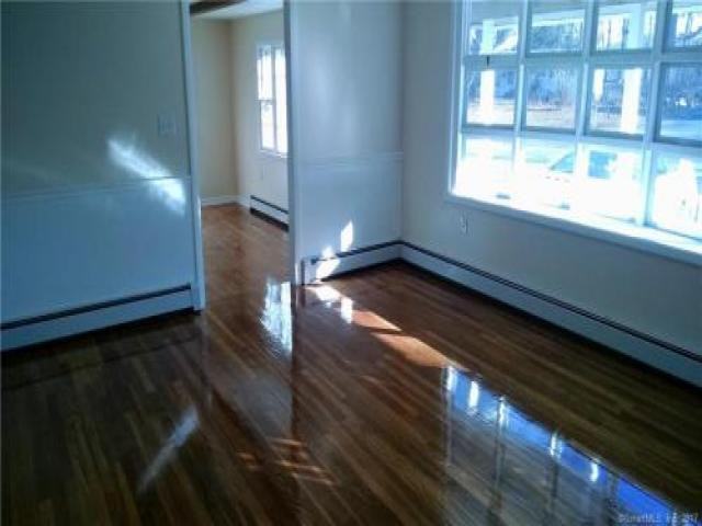 7 Cedarwood Ln - Photo 3 of 5