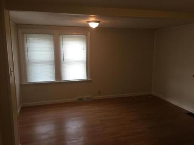 10-12 Chestnut St - Photo 2 of 6