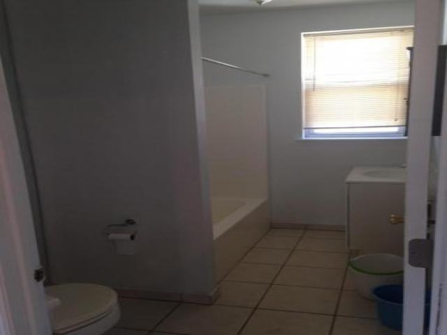 335 Bradley Ave - Photo 3 of 5