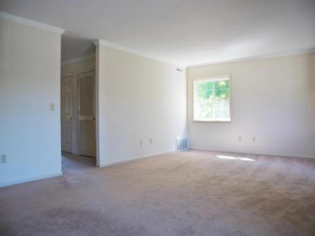 17 Oakbrook Commons - Photo 2 of 6