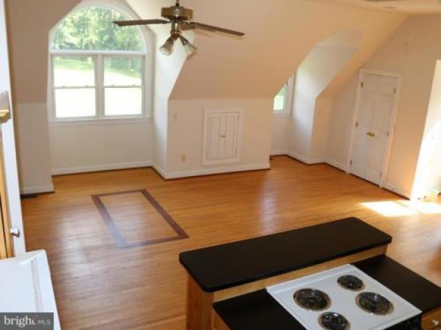 9078 Knoll Run Ln - Photo 3 of 6