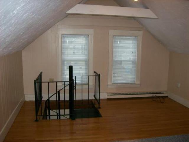 121 Beaconsfield Rd - Photo 3 of 6