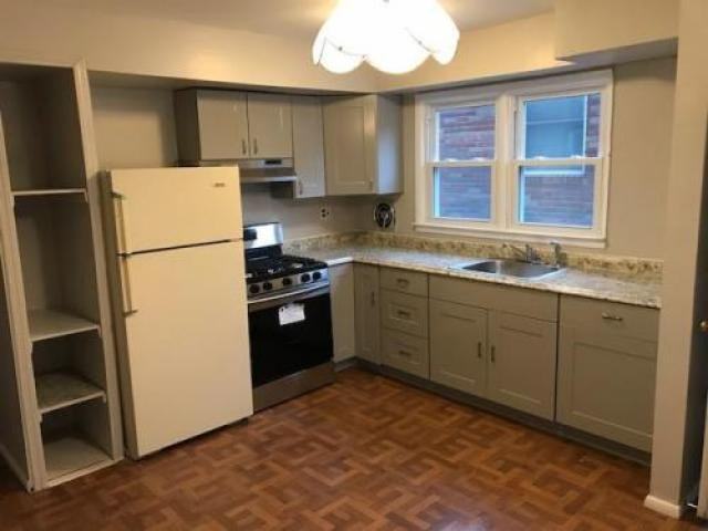 101 Spratt Ave - Photo 2 of 6