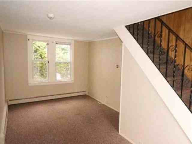 114 Clyde St - Photo 3 of 6