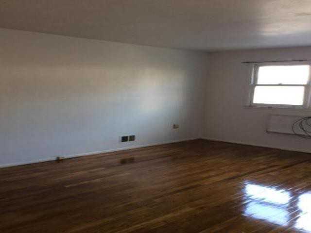 52 Oakville St - Photo 3 of 6