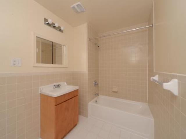 36 Hilton Pl - Photo 3 of 6