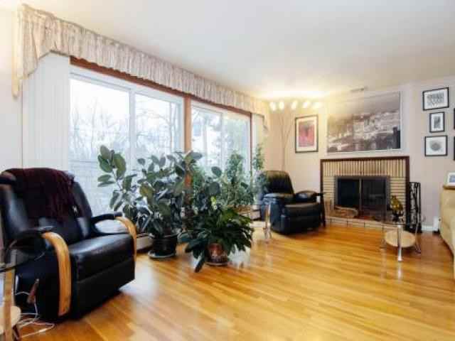 40 Vine St - Photo 2 of 6