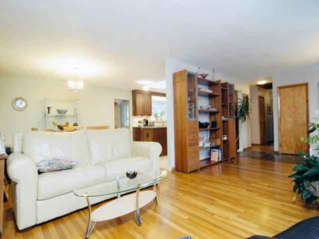 40 Vine St - Photo 3 of 6