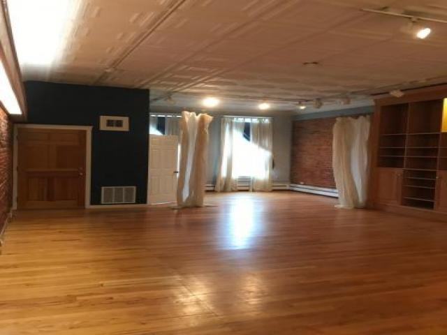 195 Main St - Photo 2 of 5