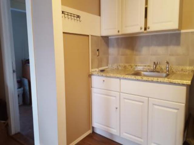 368 E Broadway - Photo 2 of 6