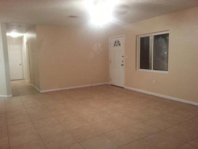 33918 Grant Ave - Photo 2 of 6