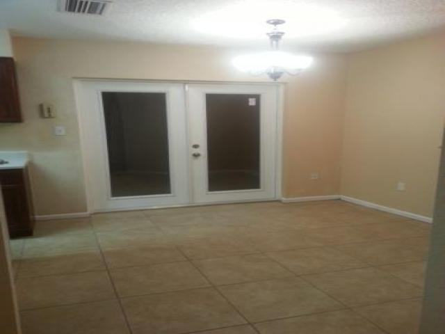 33918 Grant Ave - Photo 3 of 6