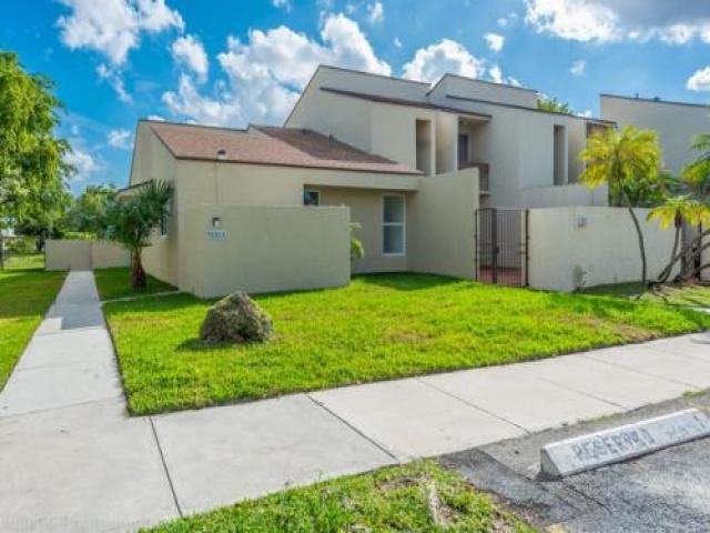 9131 Fontainebleau Blvd - Photo 2 of 6