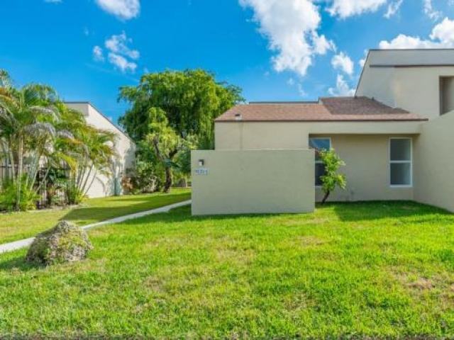 9131 Fontainebleau Blvd - Photo 3 of 6