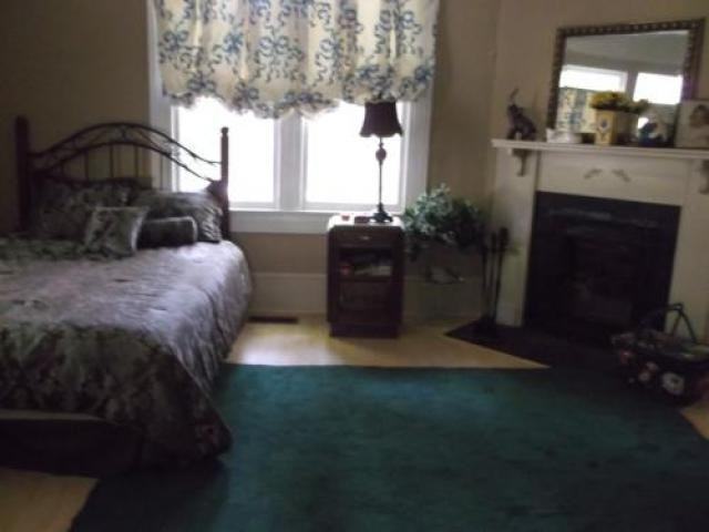 731 Fletcher St - Photo 3 of 6