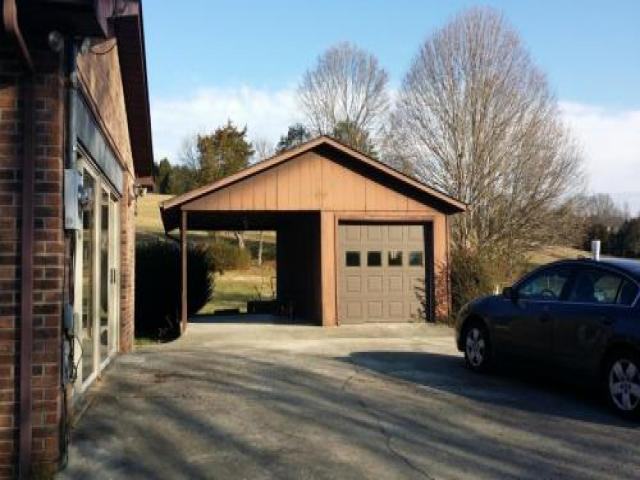 8727 Tazewell Pike - Photo 3 of 6