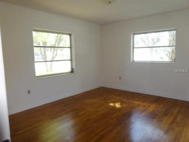 2587 Eastland Rd - Photo 3 of 6