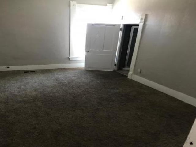 119 E Brown St - Photo 2 of 6