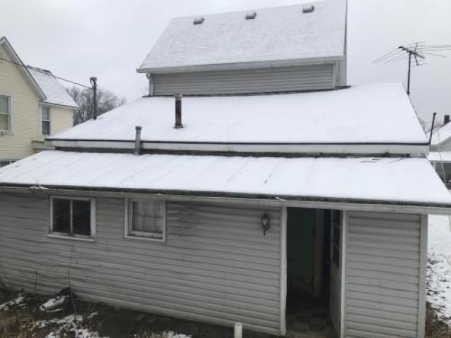 204 E Monroe St - Photo 2 of 5