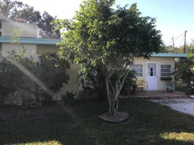 2910 49th St - Photo 2 of 6