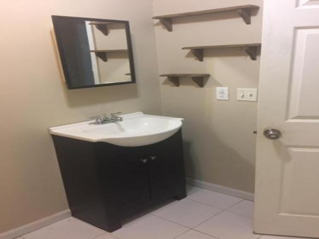 110 Wilson Dr - Photo 3 of 6