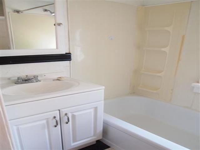 701 16th St NW - Photo 2 of 3