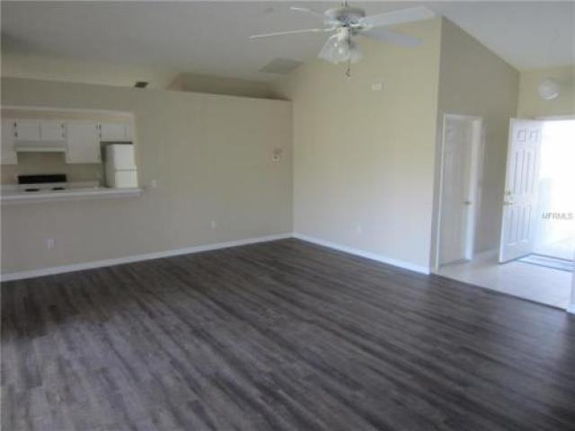 460 Winwood Ct - Photo 2 of 6