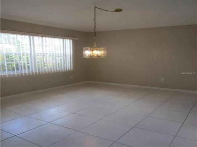 460 Winwood Ct - Photo 3 of 6