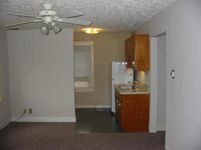 255 Kennedy Ct - Photo 2 of 6