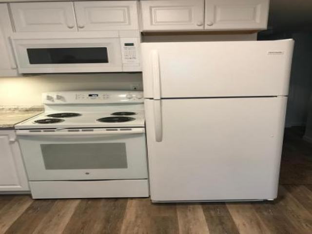 709 Walnut St - Photo 2 of 6