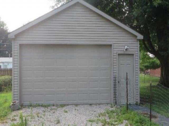 15058 Drysdale St - Photo 3 of 6