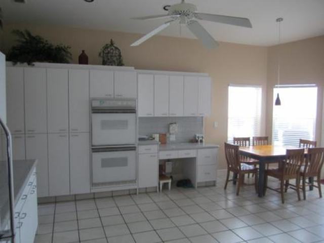 3106 Bishop Dr - Photo 3 of 6