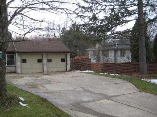 4133 W Edgerton Rd - Photo 2 of 6