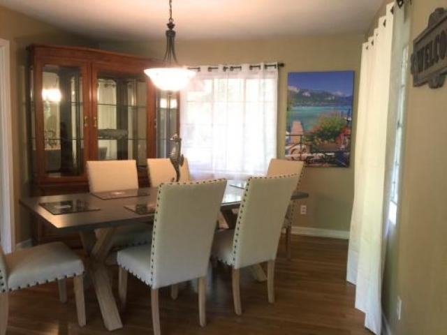 304 NW 26th St - Photo 3 of 6