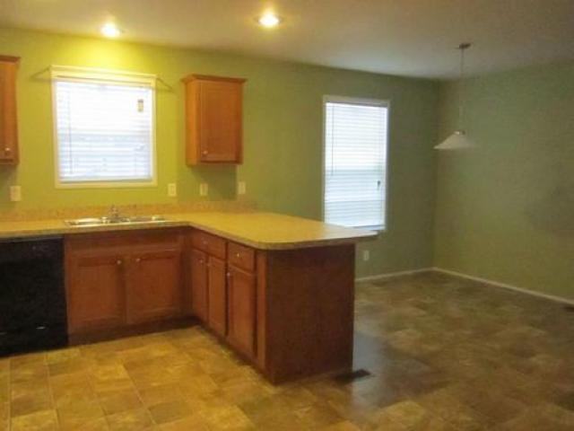 1152 Chateau Blvd - Photo 3 of 5