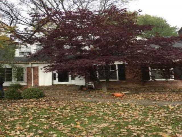 32365 Wing Lake Rd - Photo 2 of 6