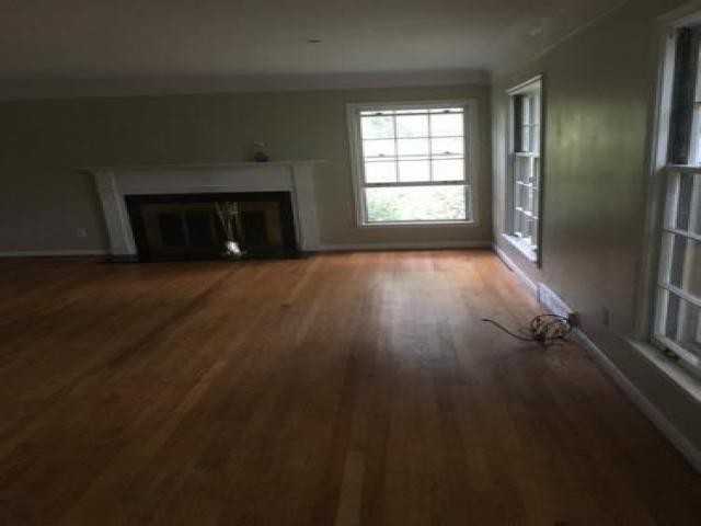 32365 Wing Lake Rd - Photo 3 of 6