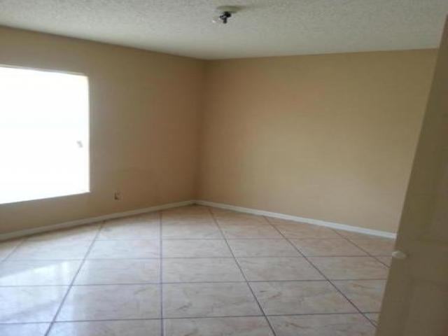 313 Carissa Dr - Photo 3 of 6