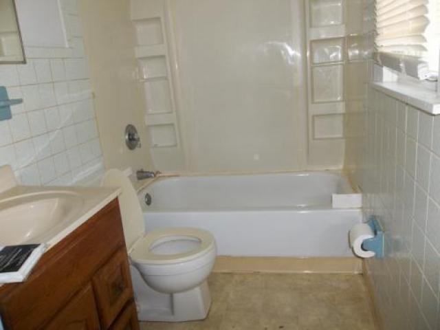 4218 Warren St - Photo 2 of 4