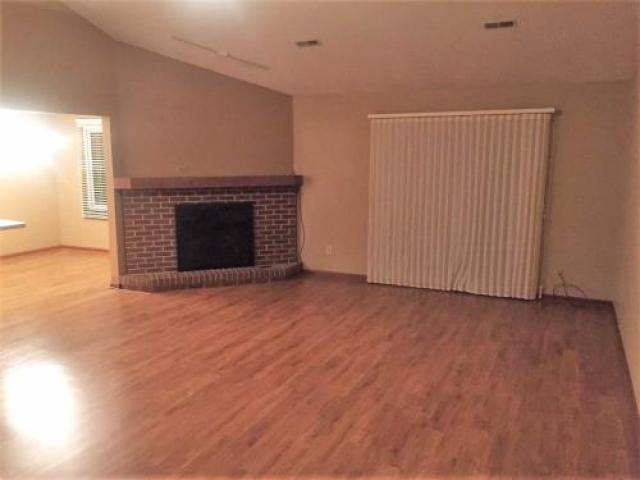 10510 Longwood Dr - Photo 2 of 6