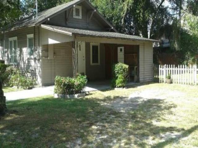 130 Bluefield Ave - Photo 3 of 6