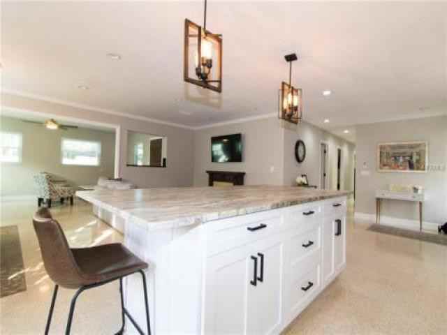 117 S Krental Ave - Photo 2 of 6