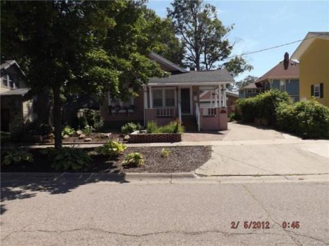 108 N Beech St - Photo 2 of 6