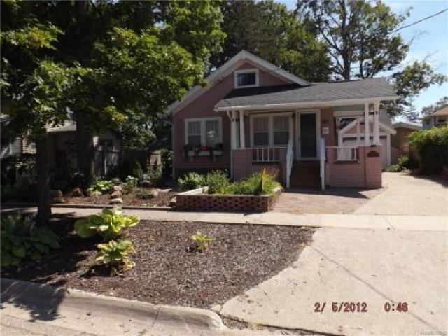 108 N Beech St - Photo 3 of 6