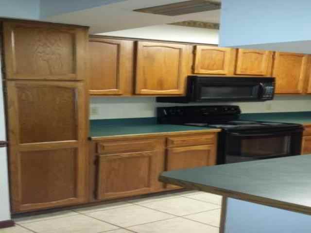 6 NW 28 St - Photo 2 of 6