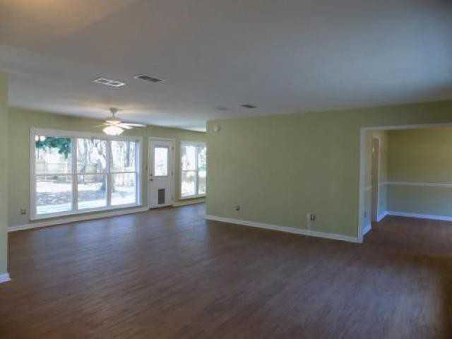 2208 Yaupon Dr - Photo 3 of 6