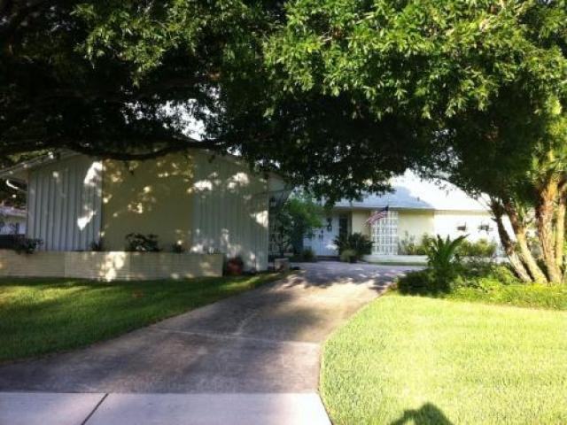 2331 Mangrum Dr - Photo 2 of 6